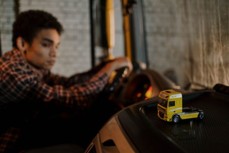Chauffeurstekort transportsector: oorzaken en oplossingen