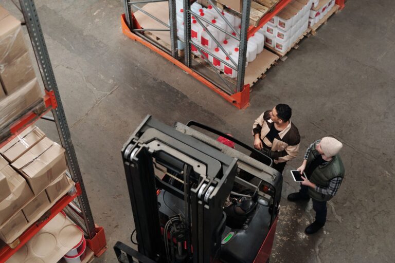 Logistiek medewerker: functie, taken, salaris en opleiding