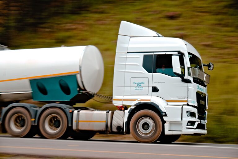 Tanktransport: soorten tanks en veiligheidseisen